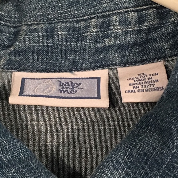 (N-25) Baby & Me Blue Denim Button Down Blouse NWT - Picture 2 of 7